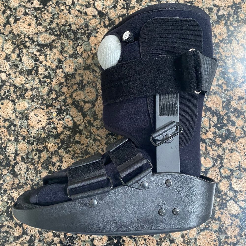 DonJoy MaxTrax Air Ankle Brace Walking